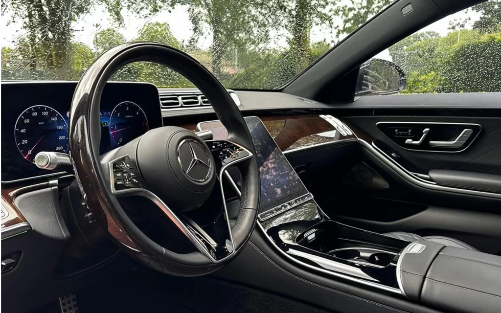 Панель управления и интерьер Mercedes S Class
